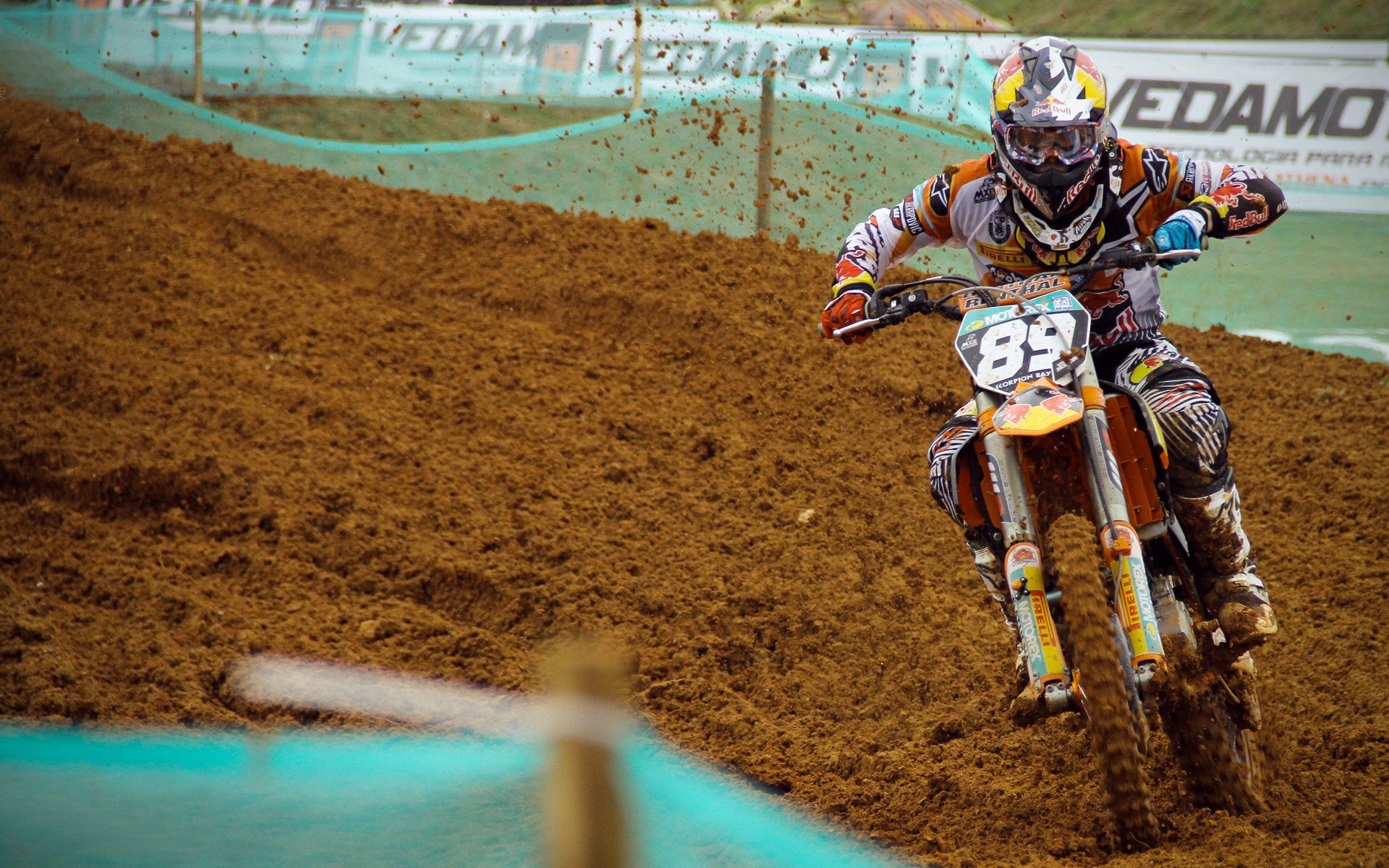 奥亚尔萨瓦尔,个人能力完全展现,助澳大利亚血拼国际米兰